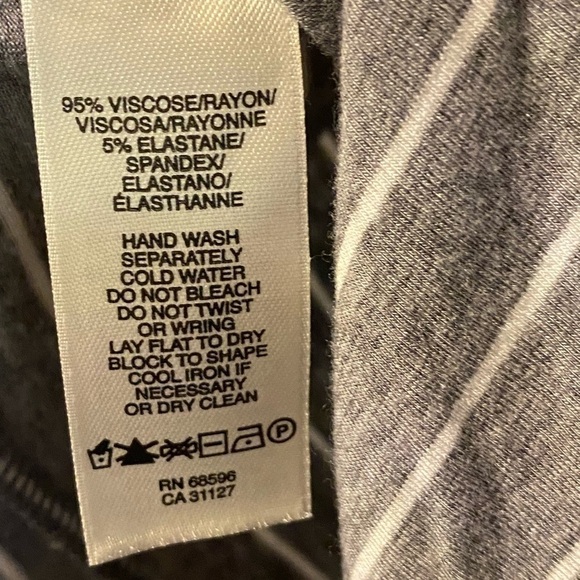 🐦⬛HOST PICK🐦⬛ DKNY Jeans Gray w/White Stripes Motif Sleeveless Tank Top - Picture 3 of 4